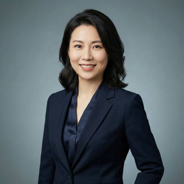 成人视频制片人